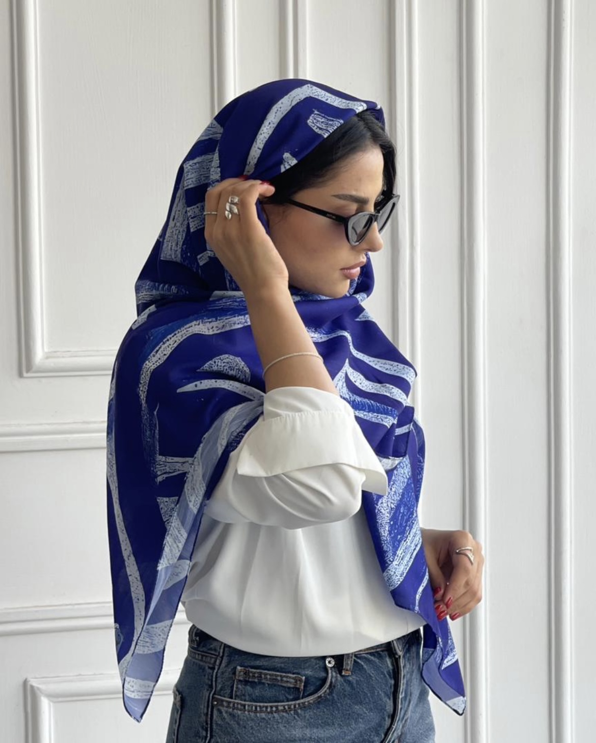 روسری نخی زنانه چهارفصل قواره ۱۳۰ با طراحی اختصاصی