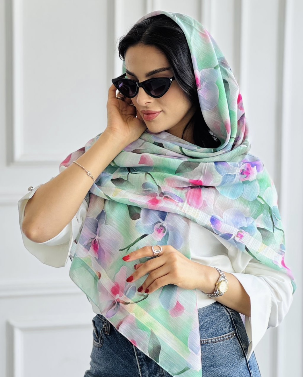 روسری نخی زنانه چهارفصل قواره ۱۳۰ با طراحی اختصاصی