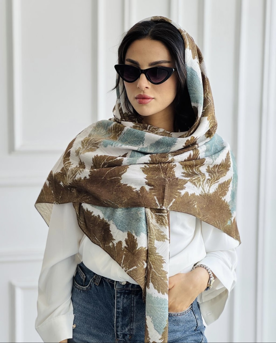 روسری نخی زنانه چهارفصل قواره ۱۳۰ با طراحی اختصاصی