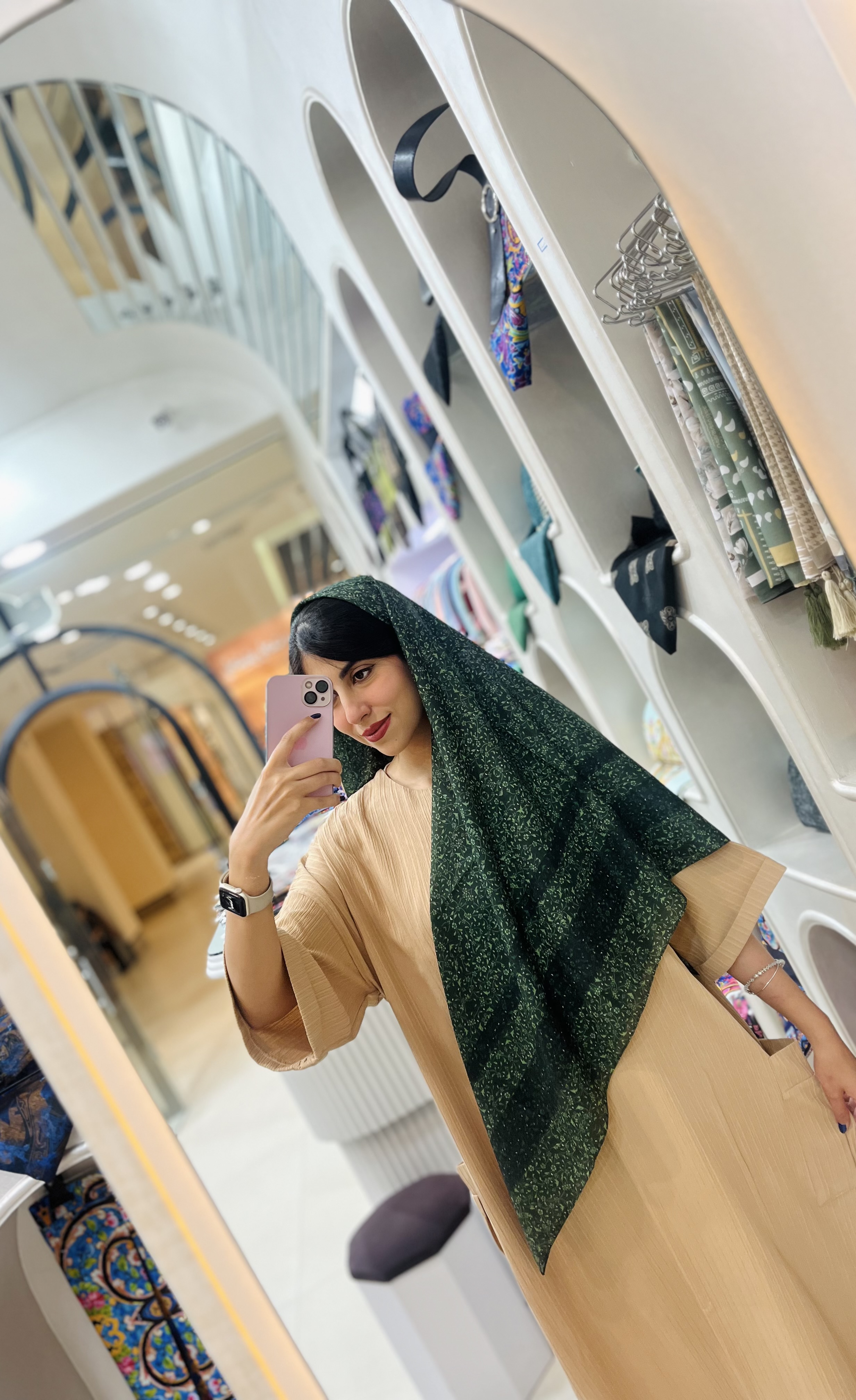 روسری نخی زنانه چهارفصل قواره ۱۳۰ با طراحی اختصاصی