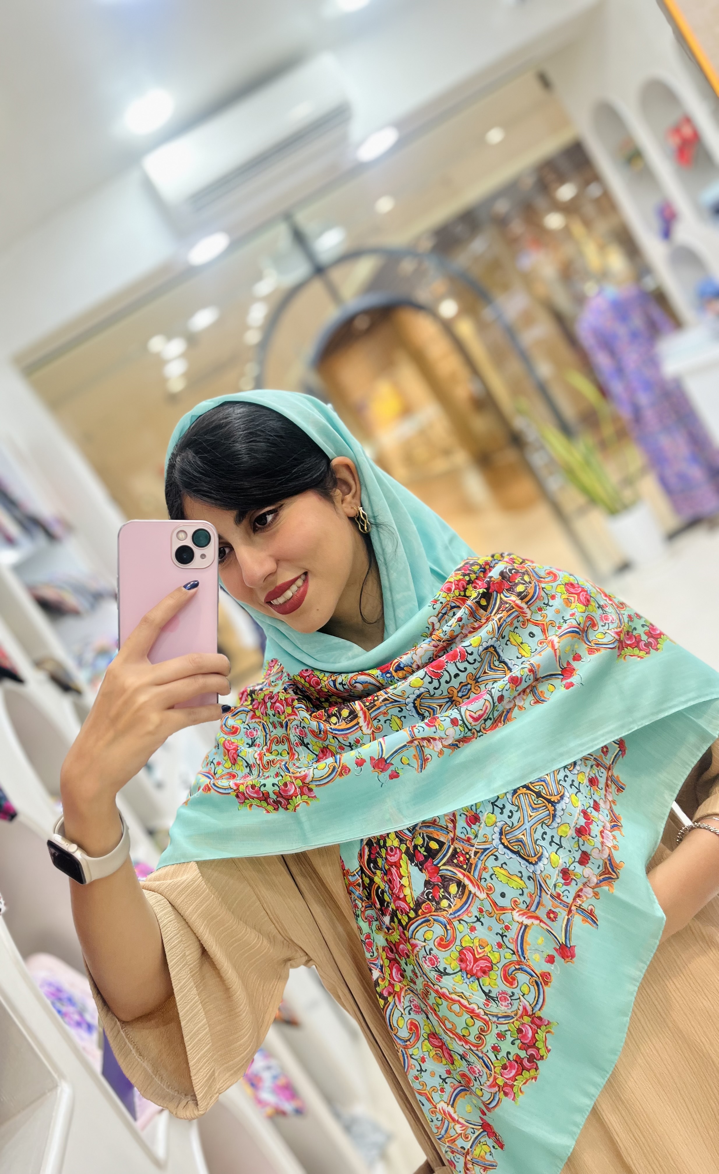 روسری نخی زنانه چهارفصل قواره ۱۳۰ با طراحی اختصاصی