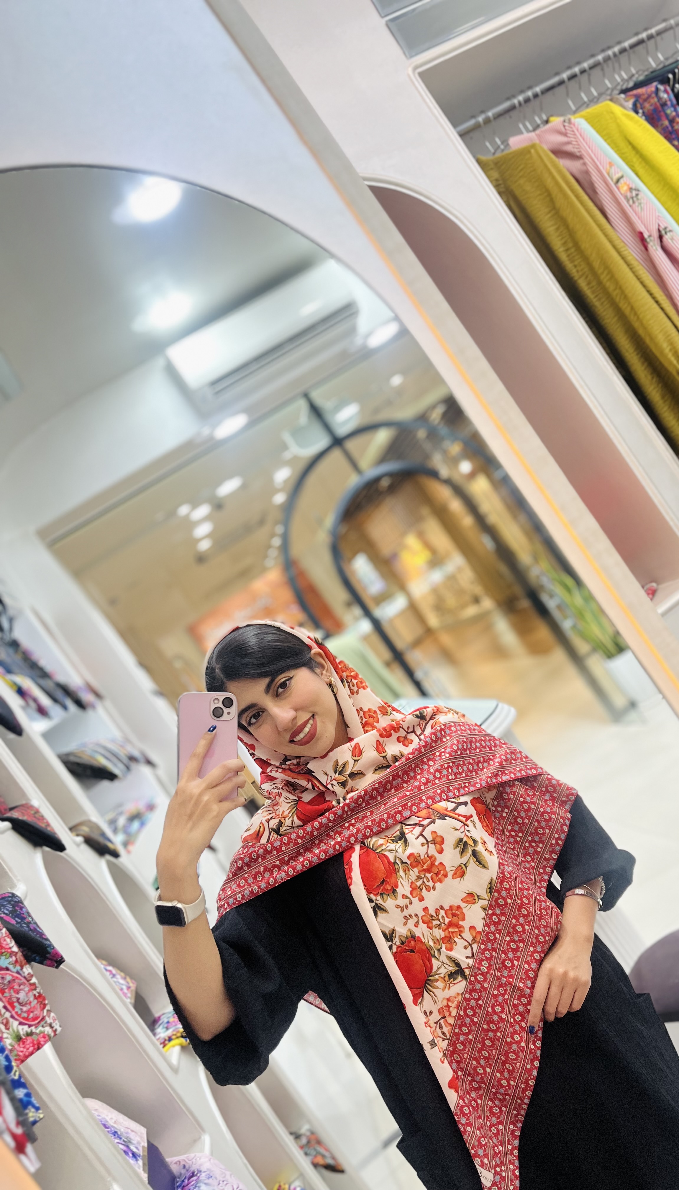 روسری نخی زنانه چهارفصل قواره ۱۳۰ با طراحی اختصاصی