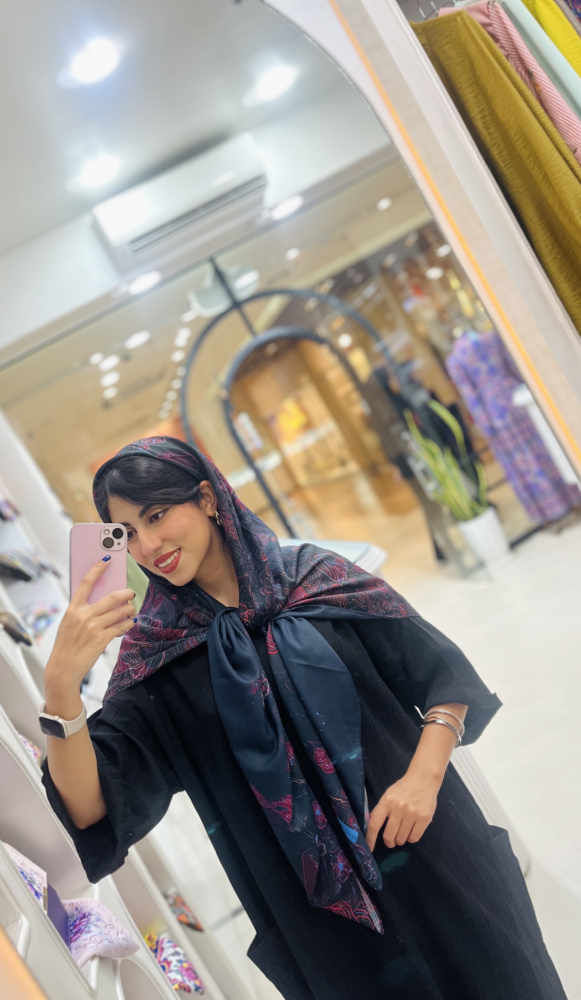 روسری نخی زنانه چهارفصل قواره ۱۳۰ با طراحی اختصاصی