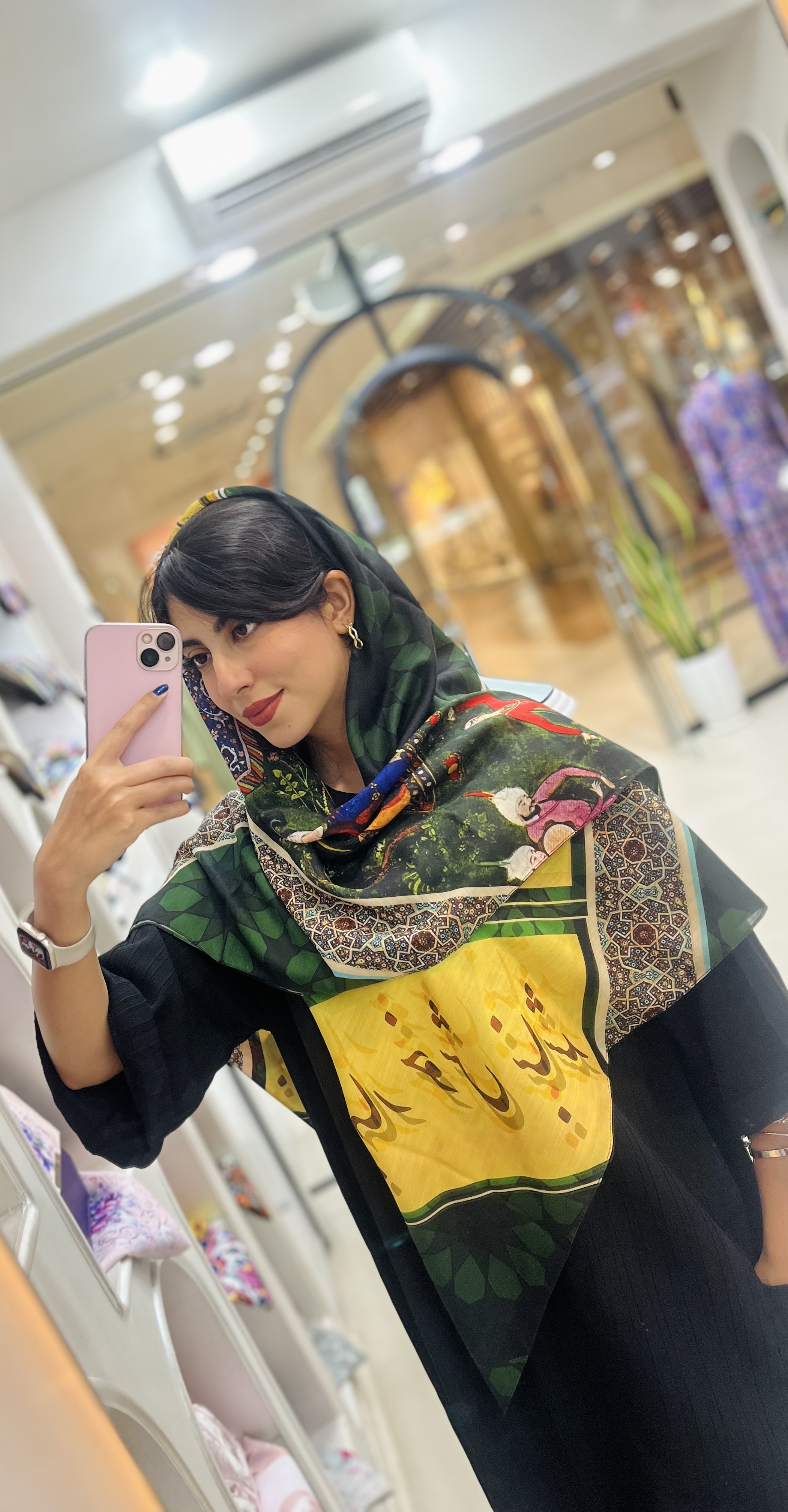 روسری نخی زنانه چهارفصل قواره ۱۳۰ با طراحی اختصاصی