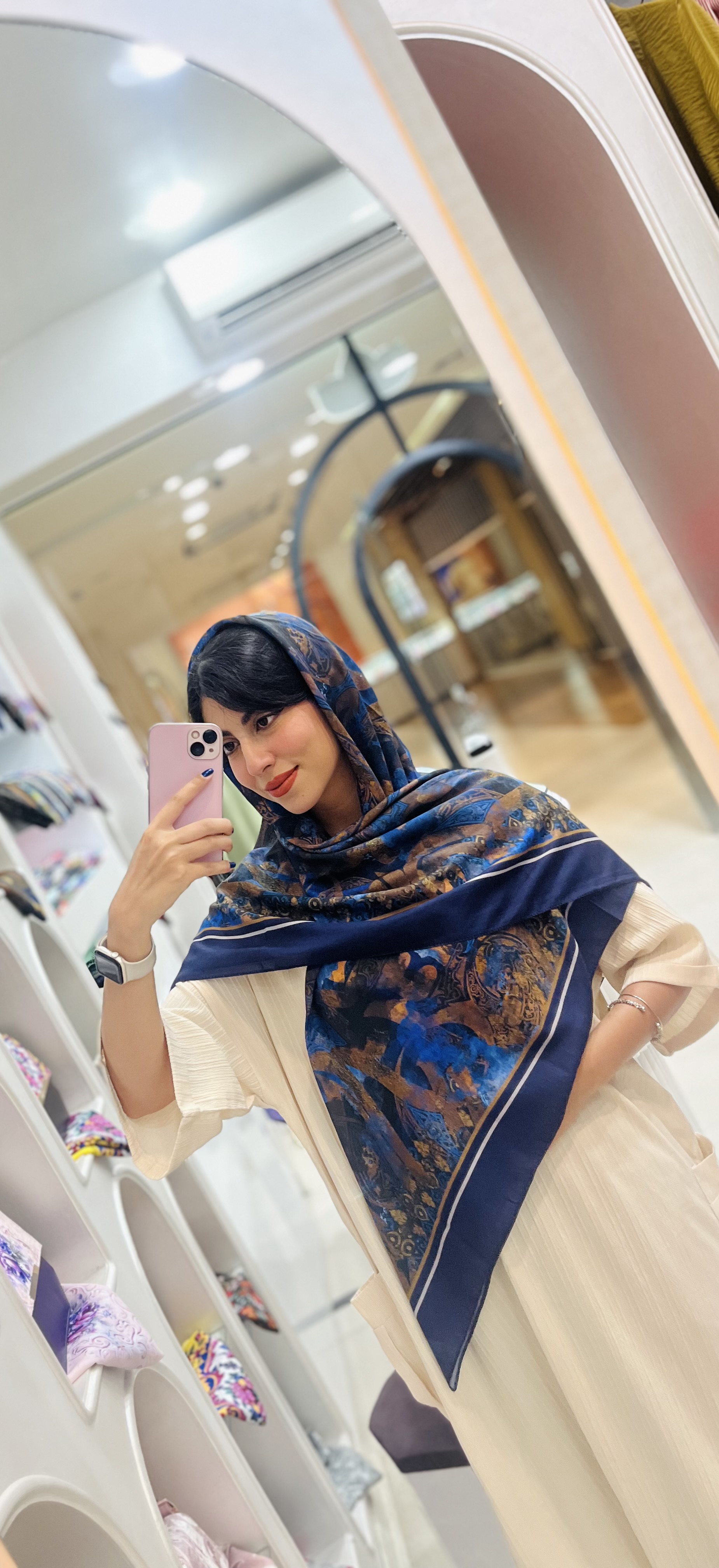 روسری نخی زنانه چهارفصل قواره ۱۳۰ با طراحی اختصاصی
