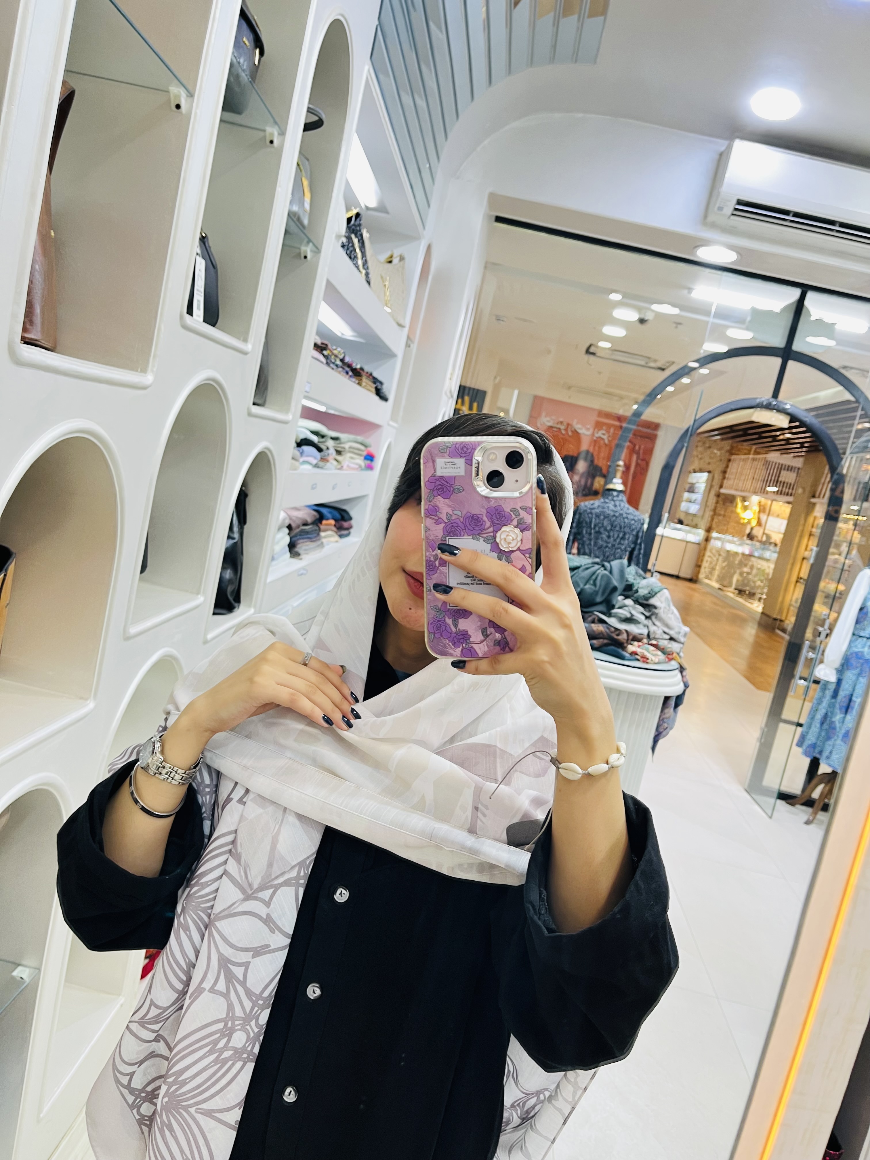 روسری نخی زنانه چهارفصل قواره ۱۳۰ با طراحی اختصاصی