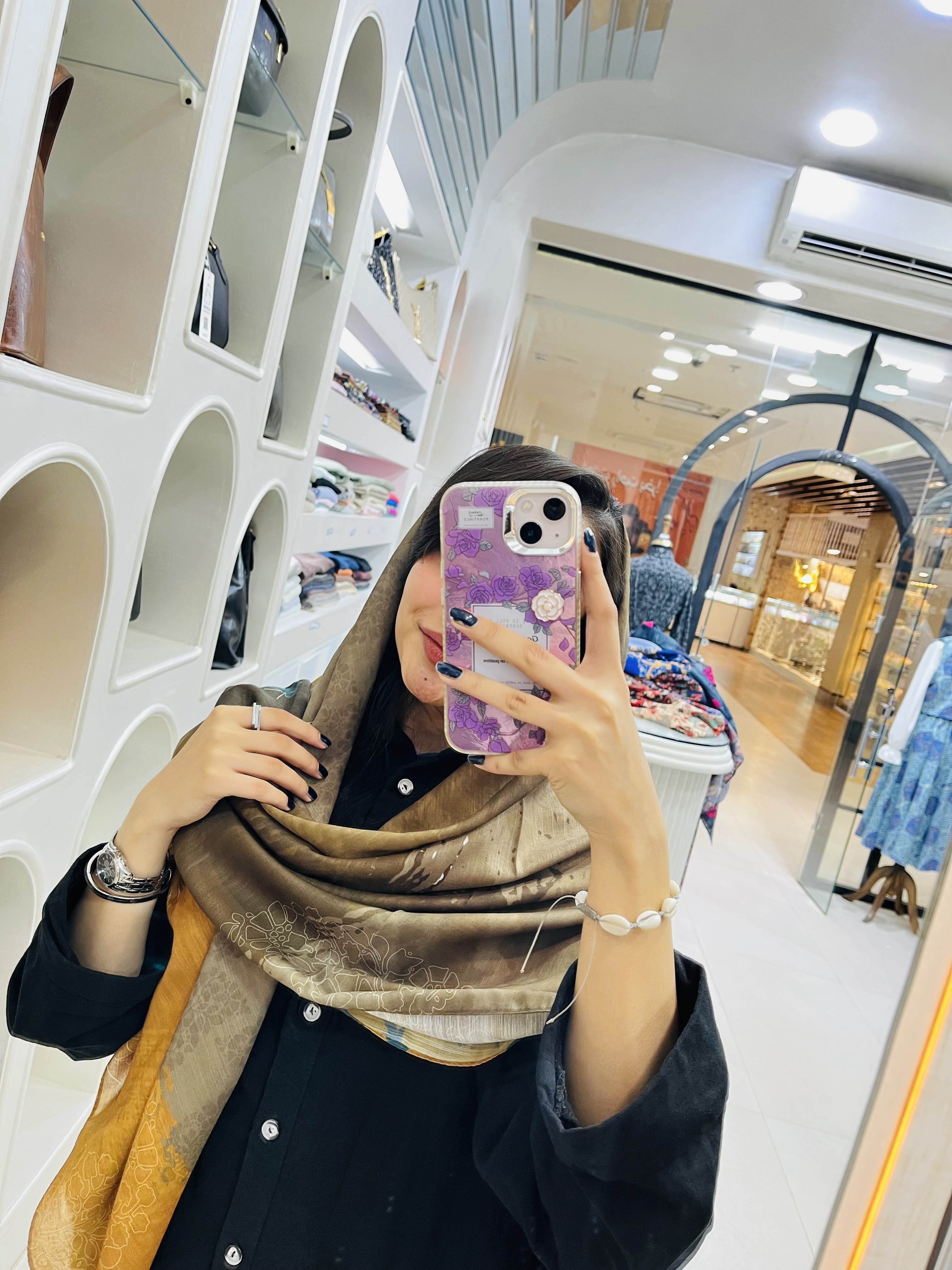 روسری نخی زنانه چهارفصل قواره ۱۳۰ با طراحی اختصاصی